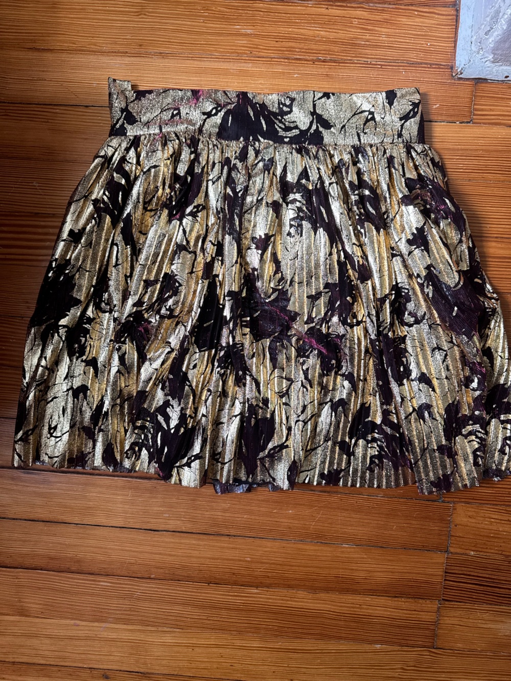 Metallic Gold & Black Abstract Pleated Skirt